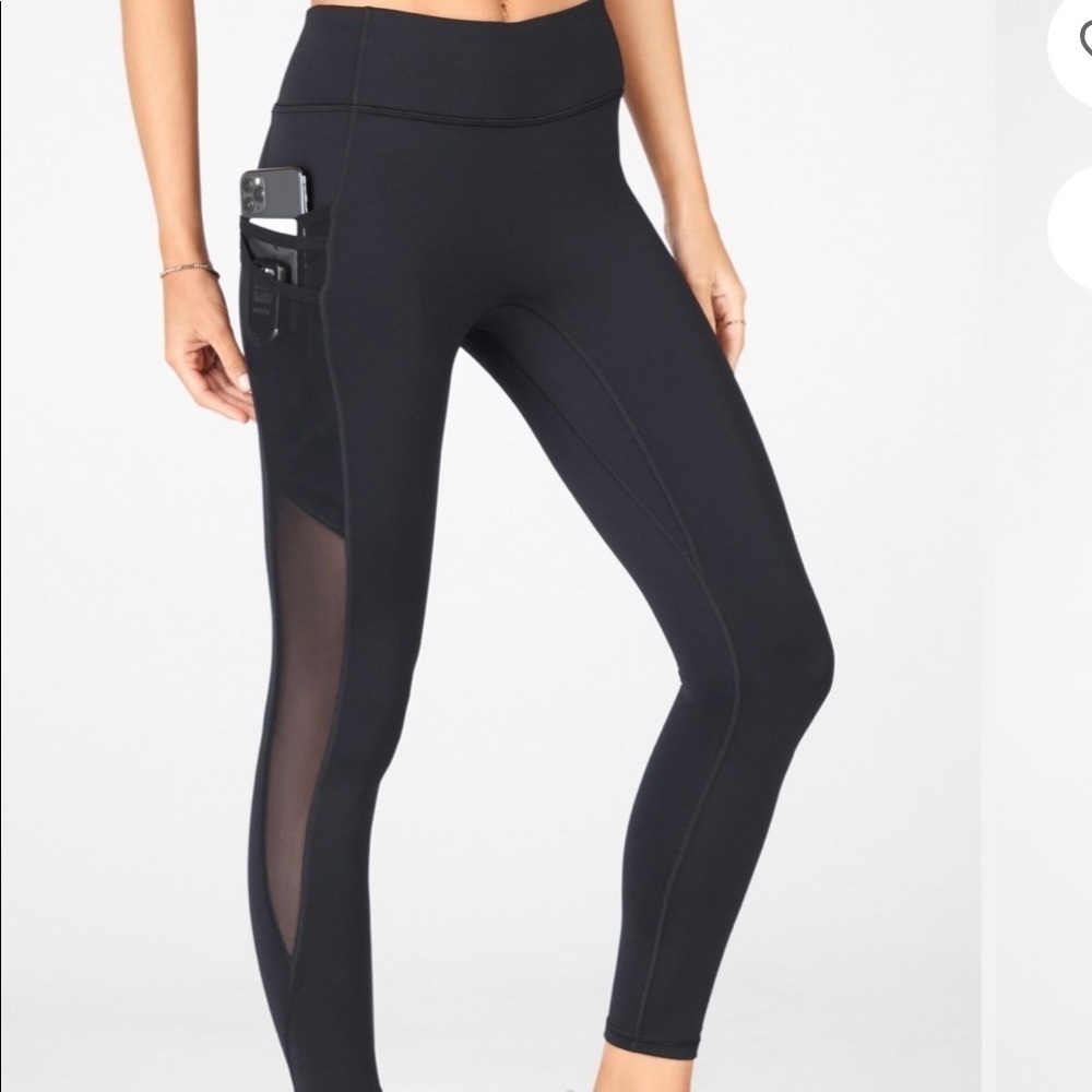 Fabletics Trinity mid rise pocket leggings 7/8 length, new, medium, black